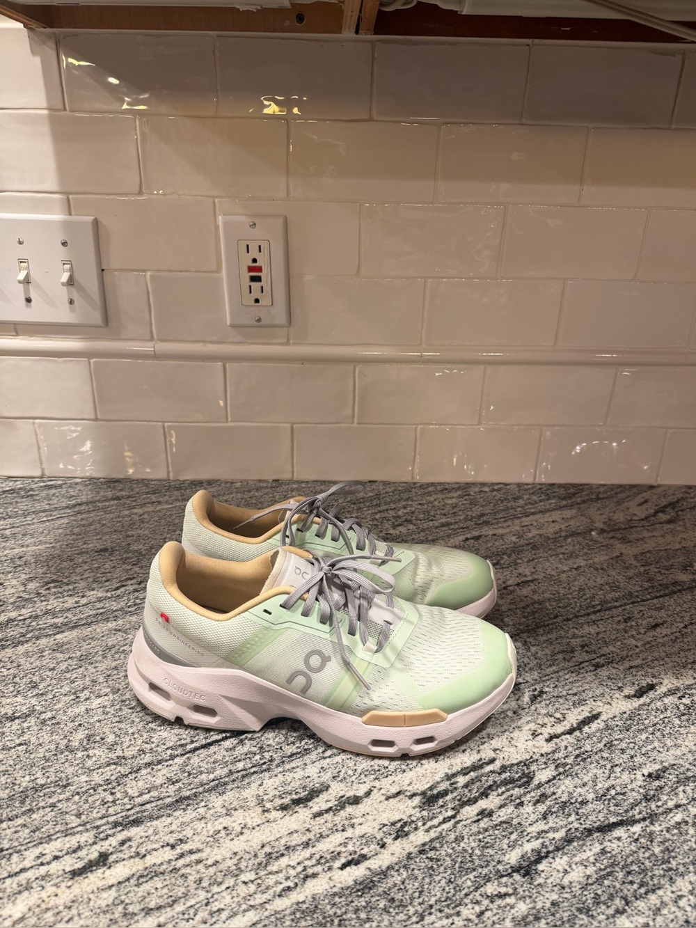 Women’s On Cloud Pulse Size 8.5